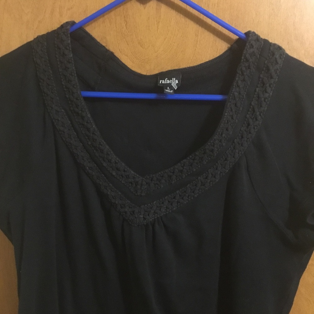Rafaella Black Short-Sleeve V-Neck Top with Crochet Trim L - Picture 5 of 5